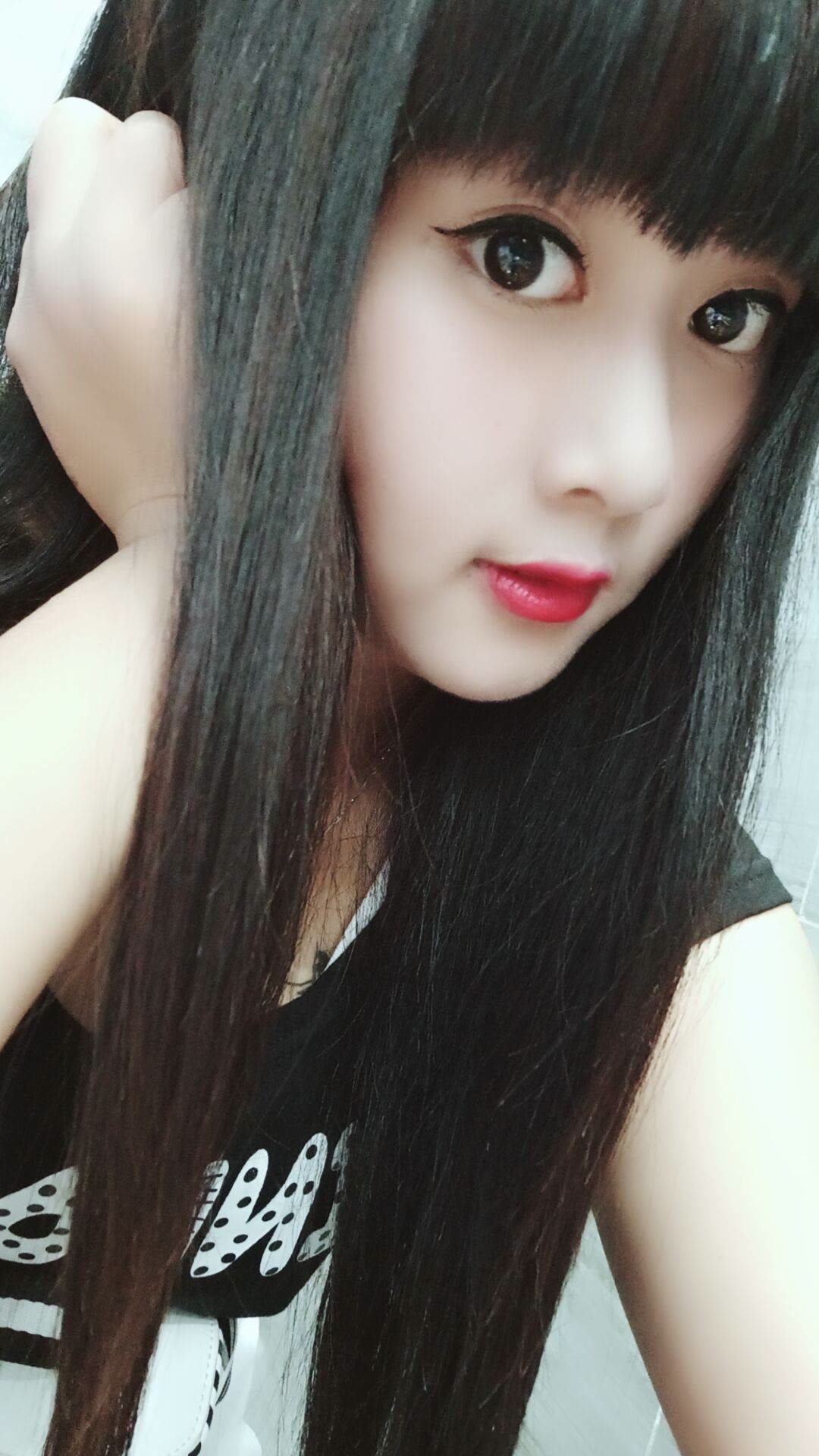〆爱笑的瑶瑶