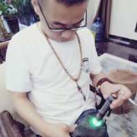 某天你一定会感谢那个深爱着却置你于不顾的人