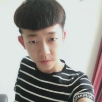 谁都不服就服后边骑三轮的。 @ 牌牌琦 『牌家