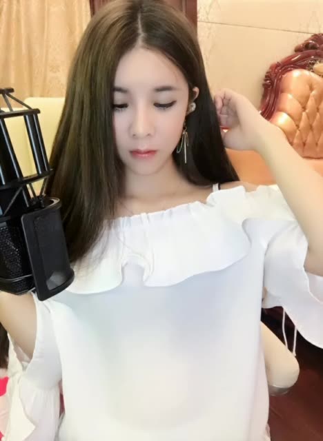 陈诗曼【伤感情歌】的主页-快手直播