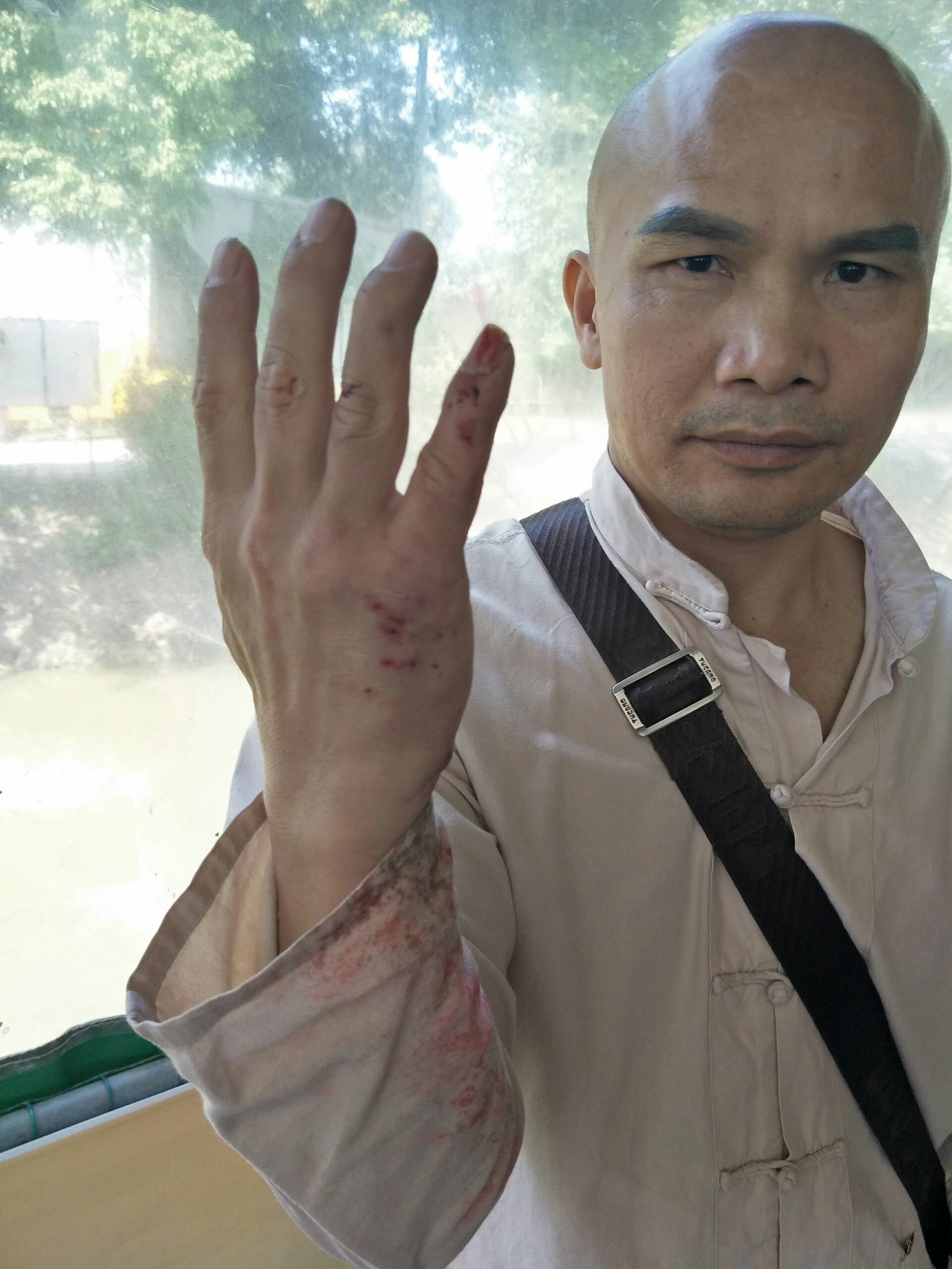 破世界纪录的代价 扬龙武馆黎伟军的快手
