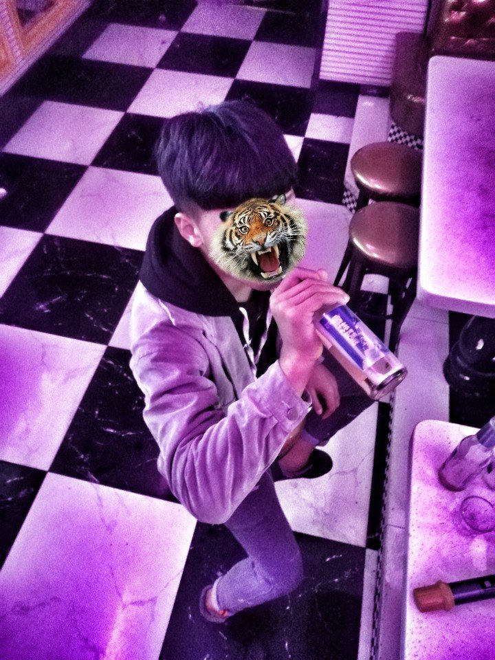 迷人的姚文轩(卢伍君)