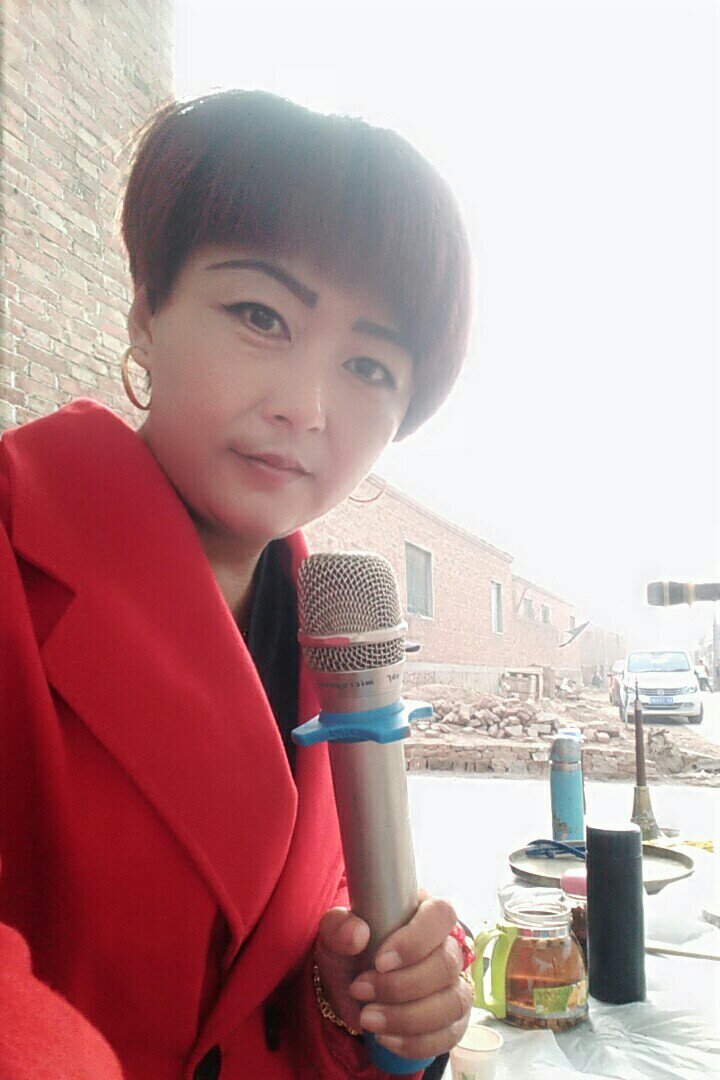 婚庆唢呐演艺红姐