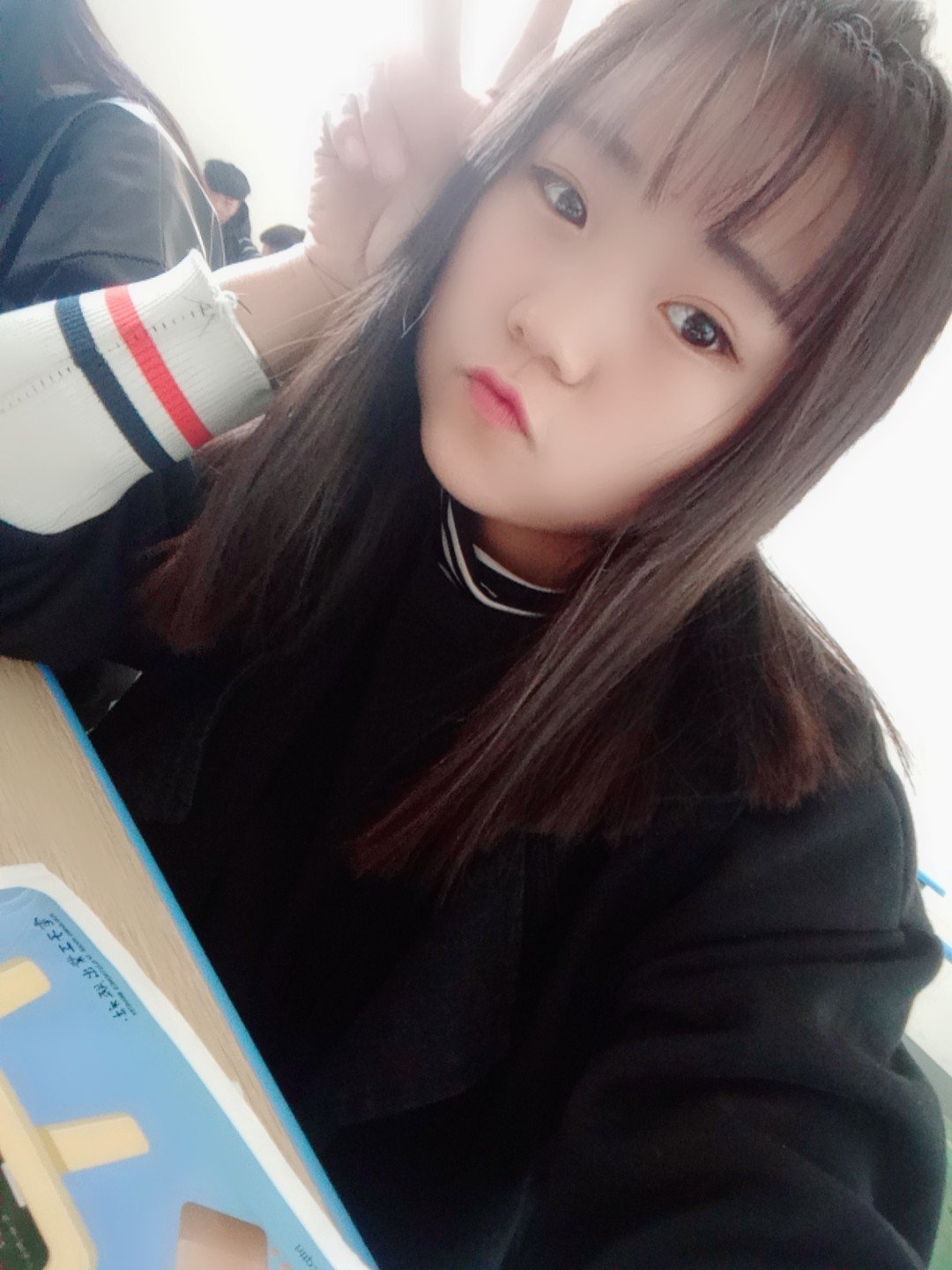 不要在不重要的人里 丢掉你的快乐~ 宝贝 @张梦莎～(o159042462) 1月