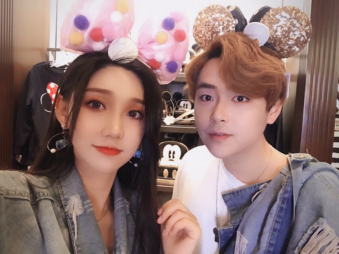 5w 戴大梨儿lx id: 157986783 关注