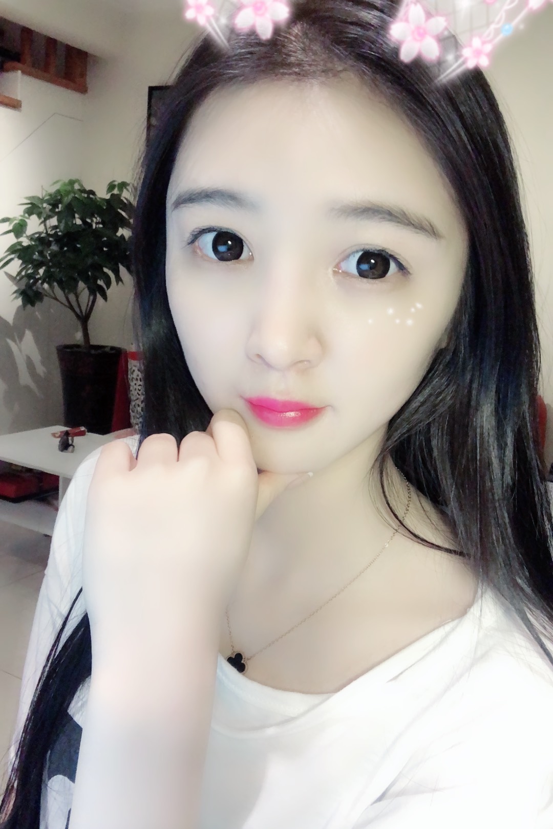 我正在看 小艾艾巴扎黑 的快手直播!