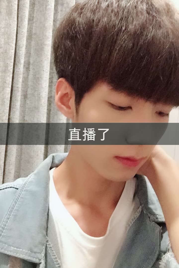 模特赵康的快手直播