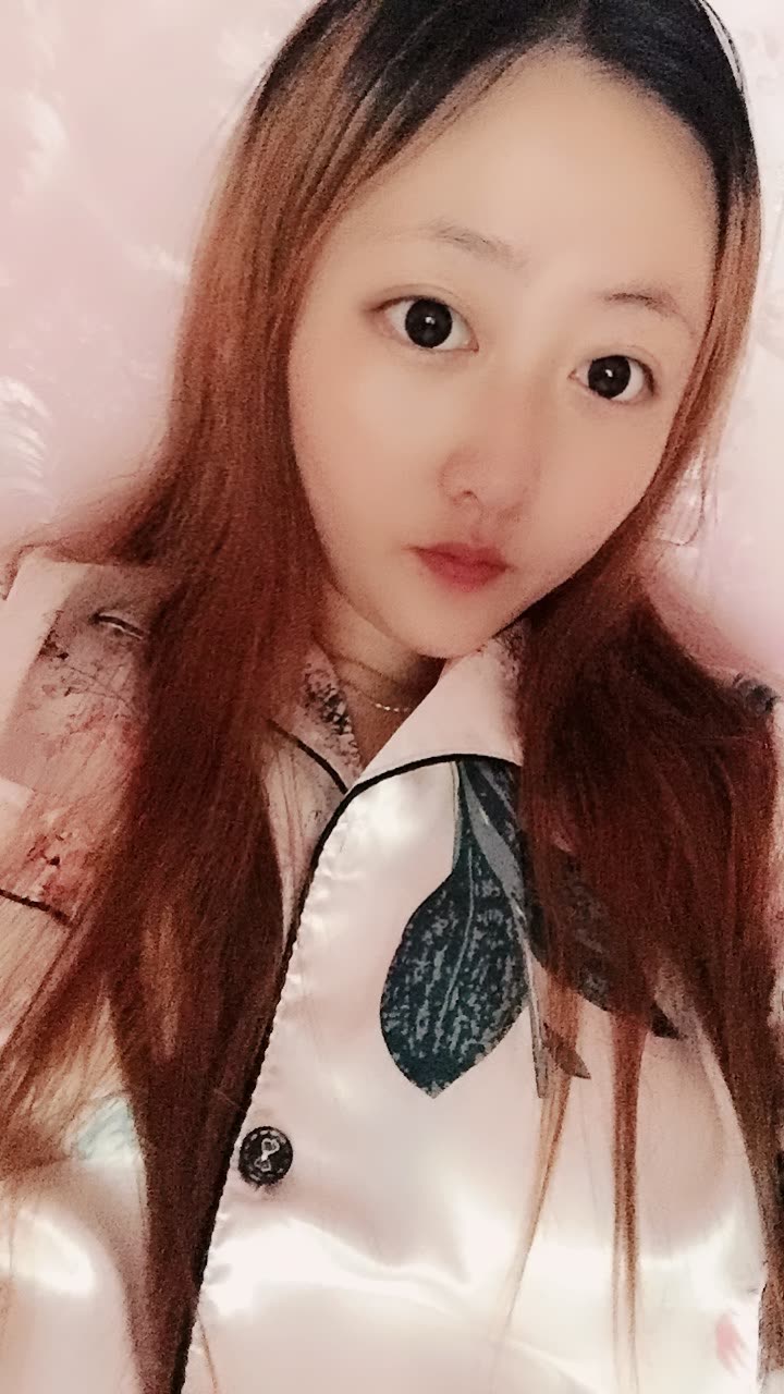 小阿甜93♀15的快手直播