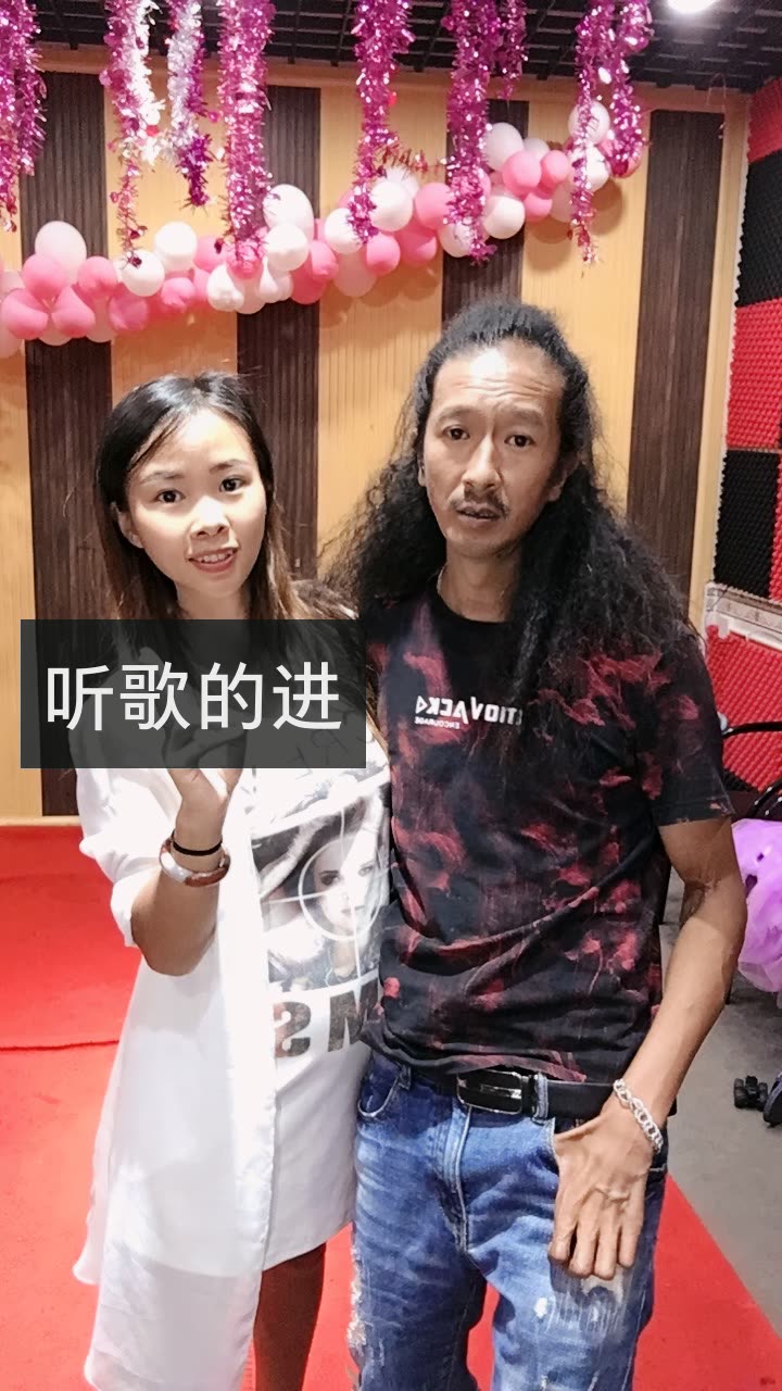 独臂歌者阿毛8点直播的快手直播