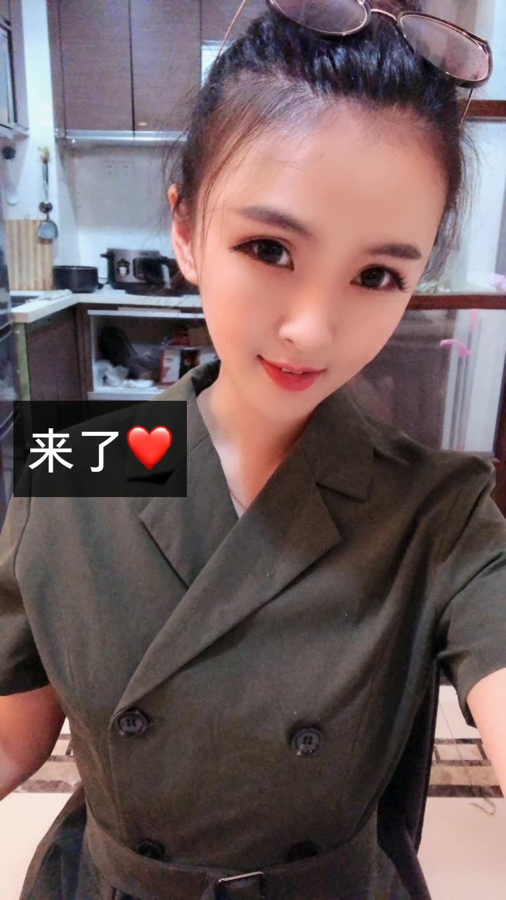 小结巴21号pk程程呀的快手直播