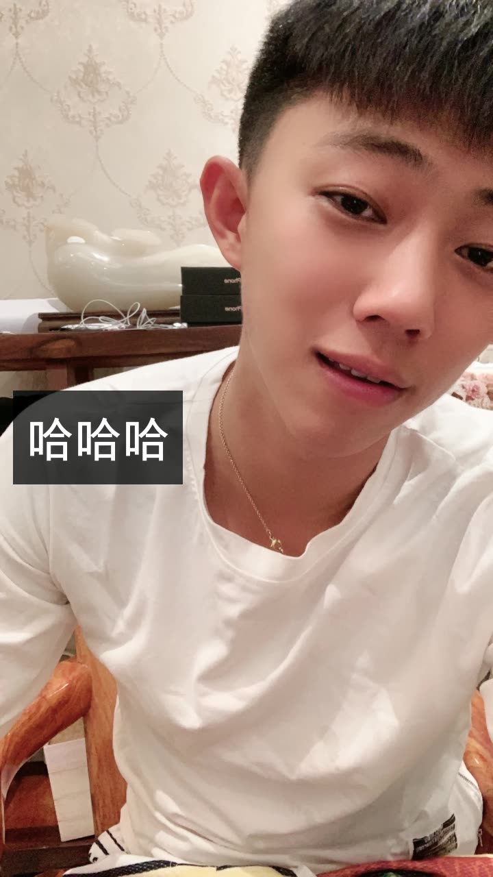 亿人健哥dz!的快手直播