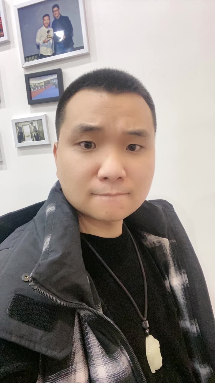 97二龙湖老三97的快手直播