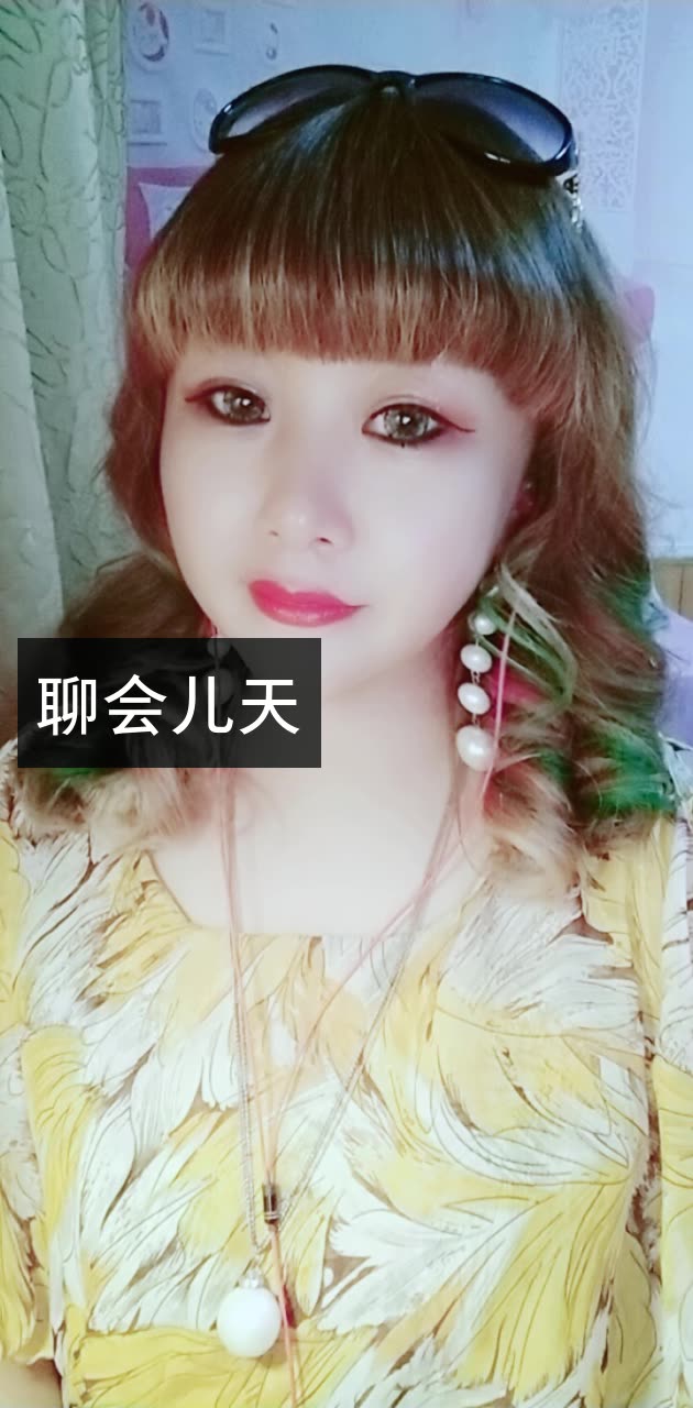 爱唱歌的东北女孩儿艳艳的快手直播