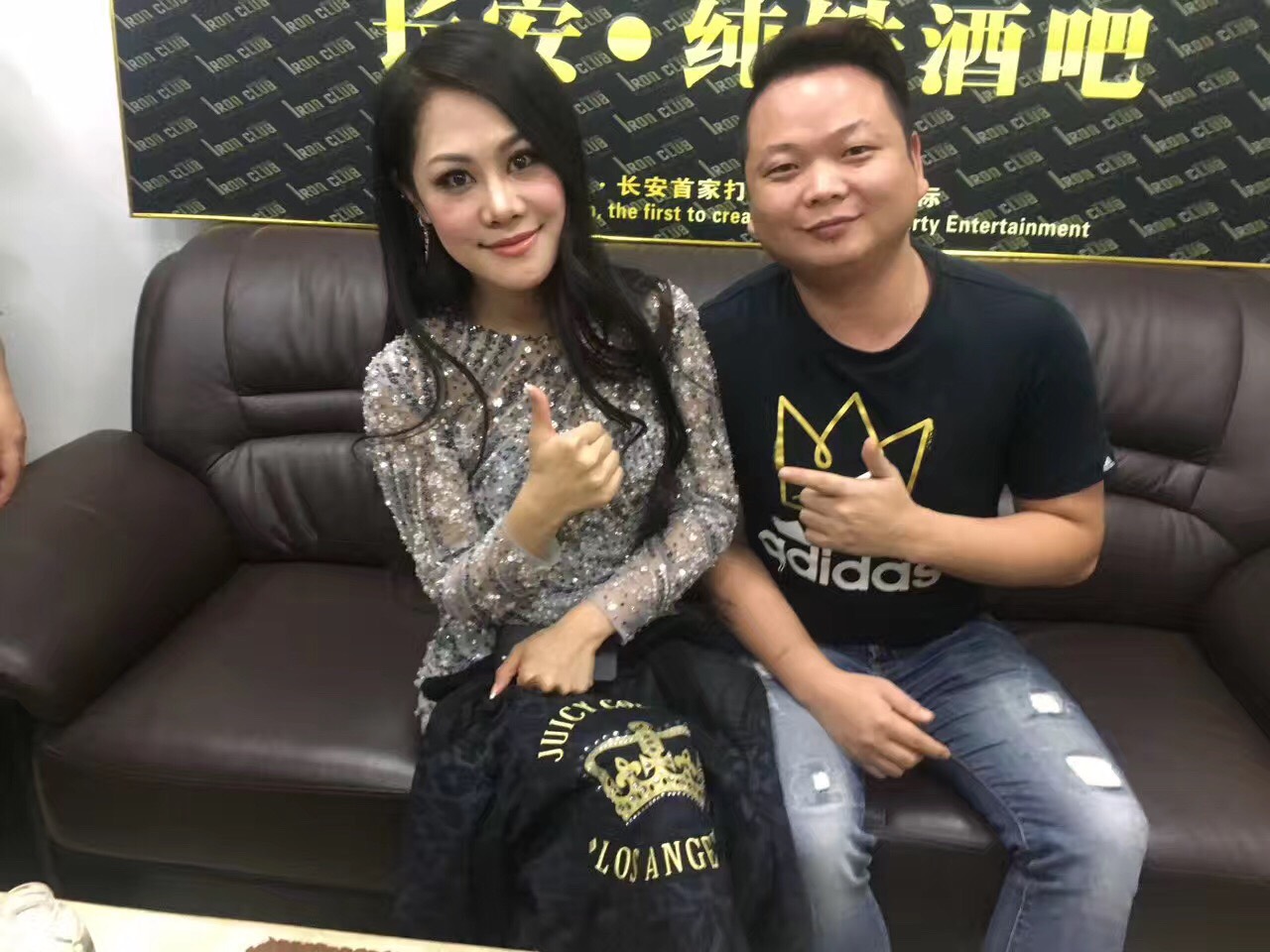 没有你陪伴我真的好孤单!跟歌手梦然零距离接触! 2年前