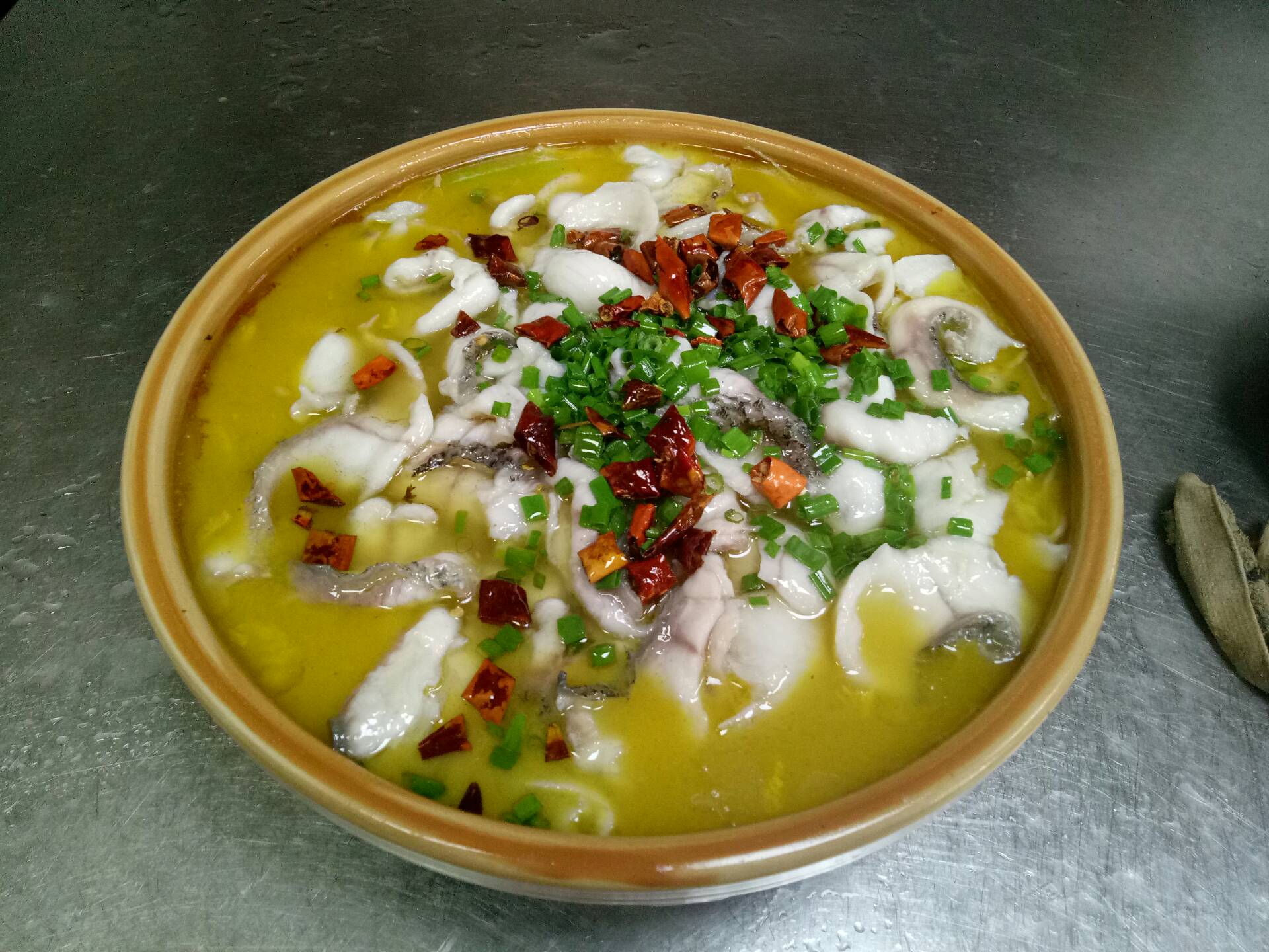 酸汤黑鱼, 2174 播放8 赞                 0 评论              2年