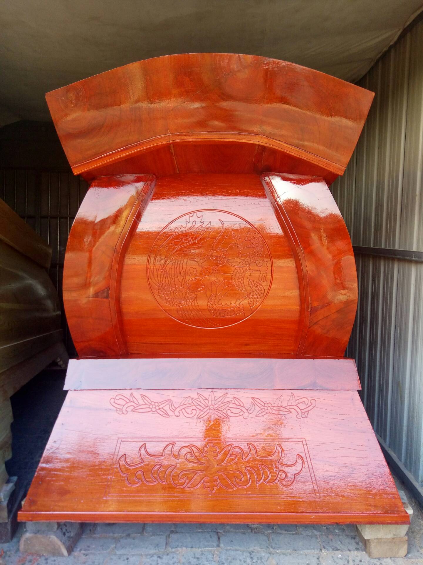 红花梨寿木 220       赞                   评论              2年