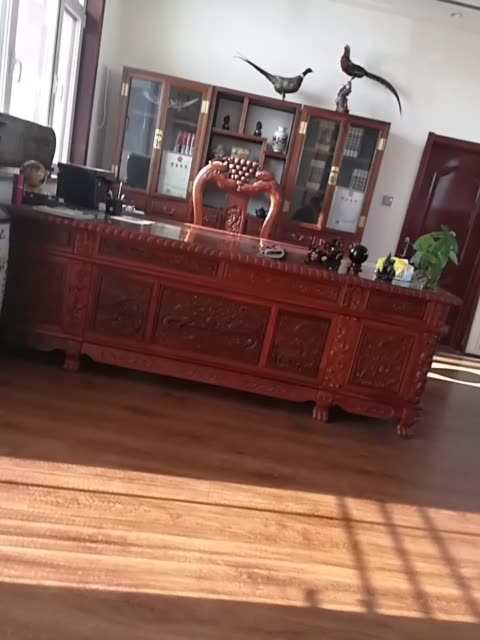 老板和他的办公室 223       赞                   评论