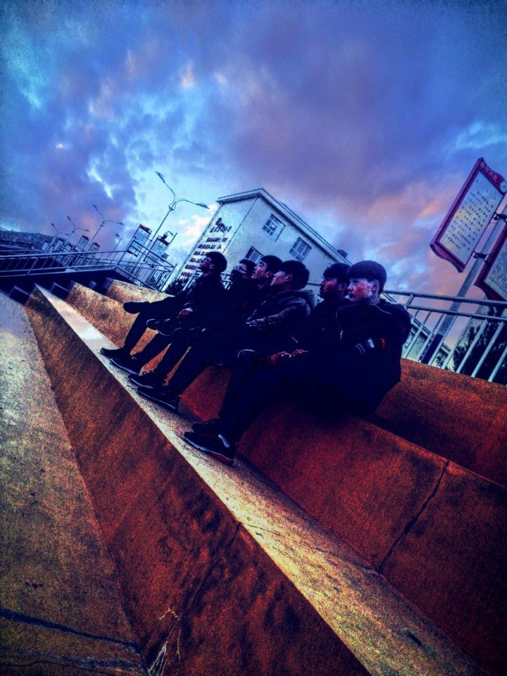 我们是扛把子,记住,是你惹不起的神,但是.