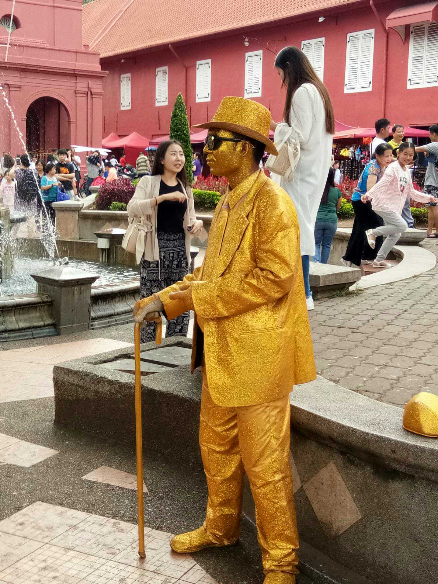 你们说这是真人还是假人 - 娄建华534的快手