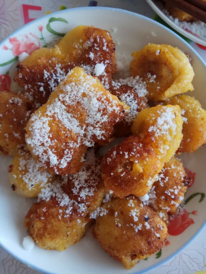 炸豆包撒糖,有没有想吃的?