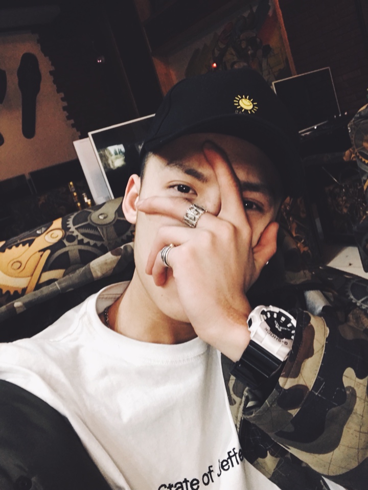 师傅: @李耀阳 73 - 61 唐恩幼73(耀阳)的快手