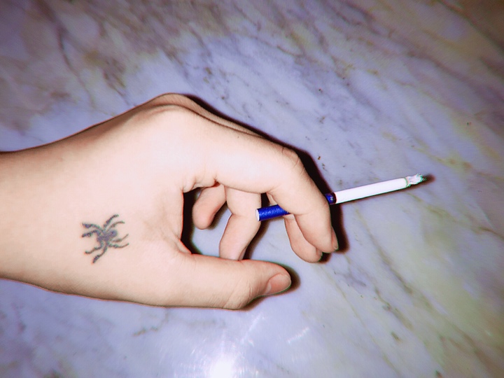 抽烟只抽炫赫门.