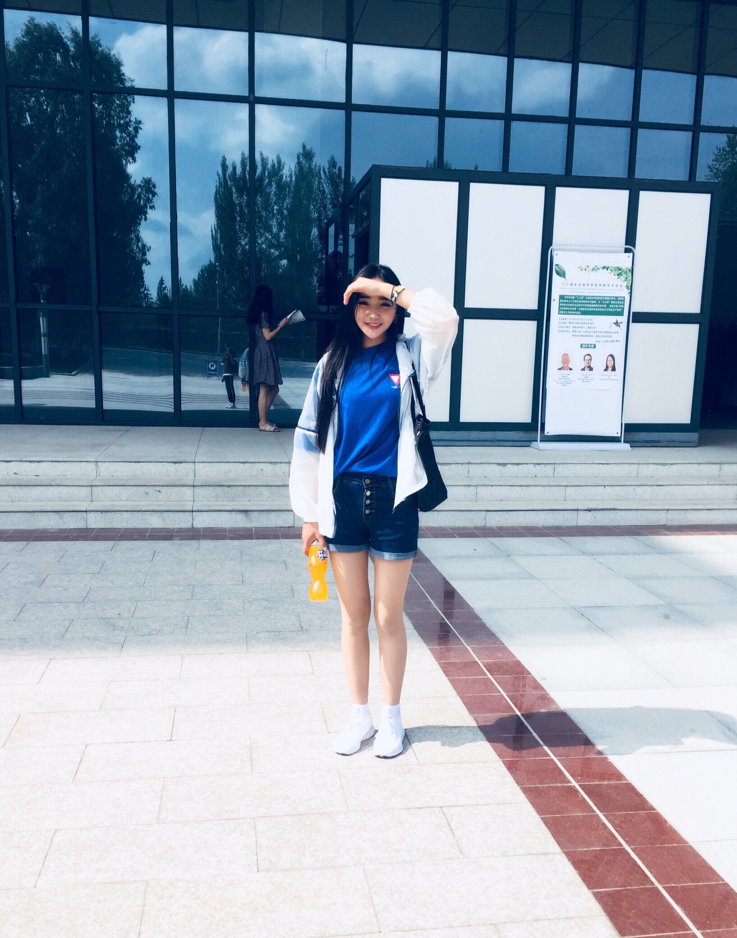 七月份,祝大家一切顺利   @艾林艾街头(o292636107) 大家都记得关注我