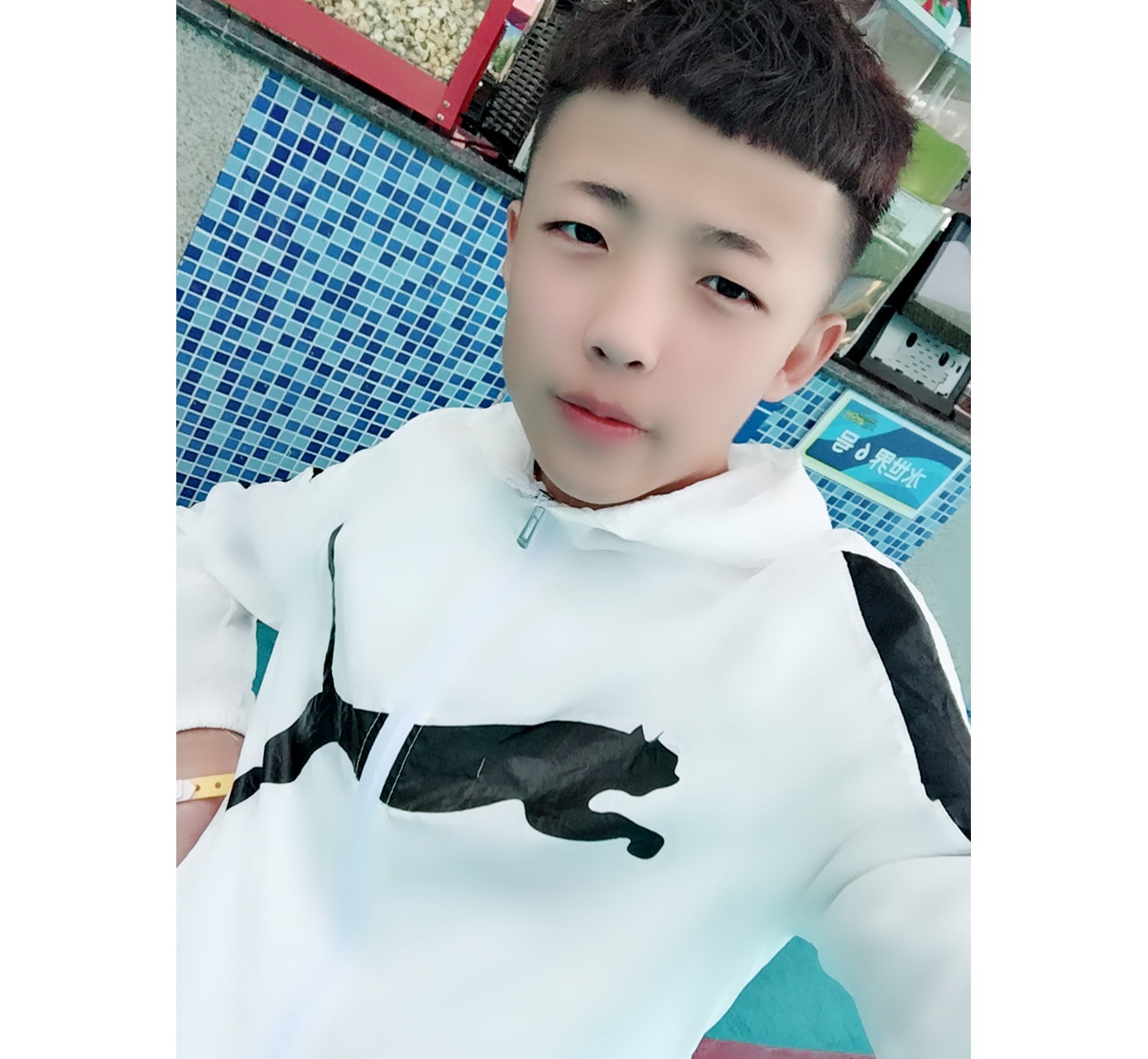 努力是唯一能让你站住脚后跟的依靠  #加入尧家# #尧家#   @张诗尧(o6