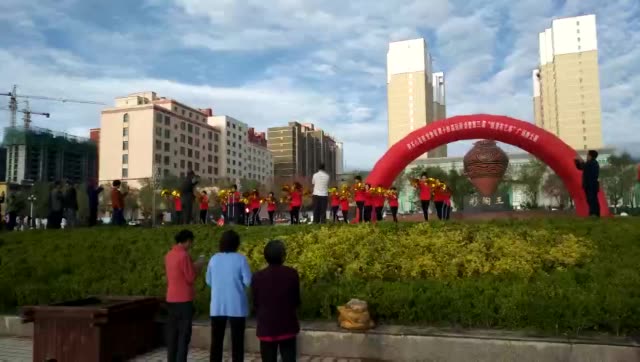 积石山广场舞比赛!