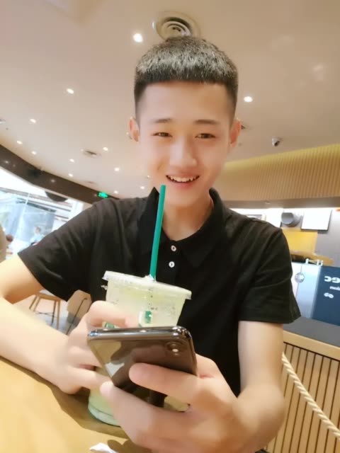 还是那个治愈的傻笑    @李梓瑞(o21359371) 1.