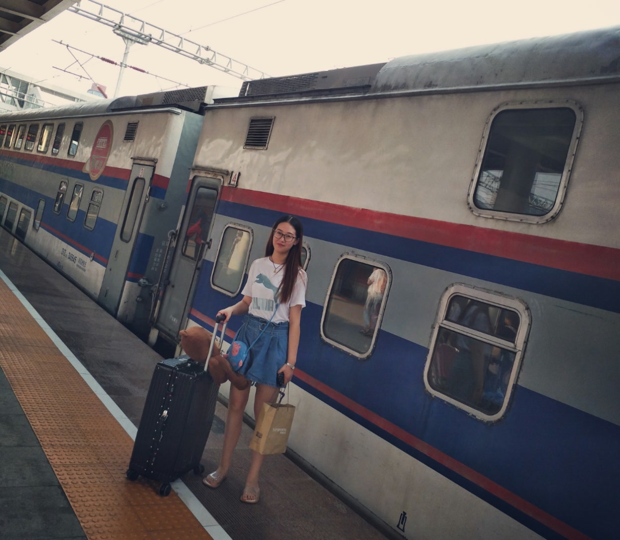 戴眼镜的李紫鑫