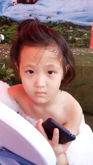 赵岩家的小美女 6月前