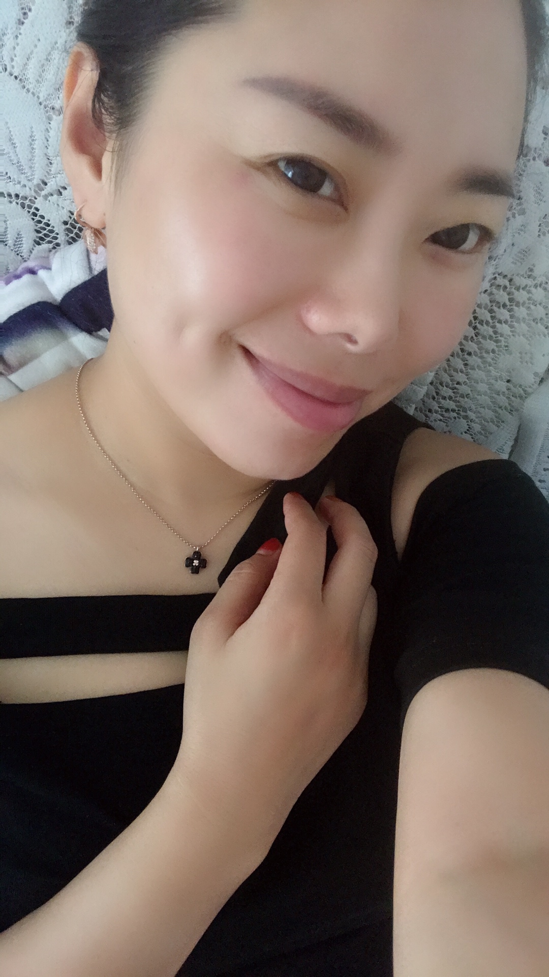 "无论做什么,记得是为自己在做,那就 毫无怨言"周末,素颜的自己!