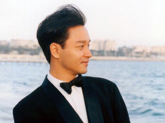 3k 0 染发,造型,接发,烫发,1月前 回复 李雨航回复 李雨航:哥哥比你帅