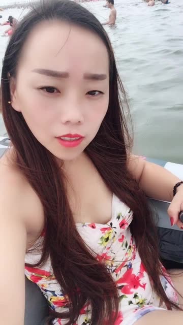 95亮妞(破万)的主页-快手直播