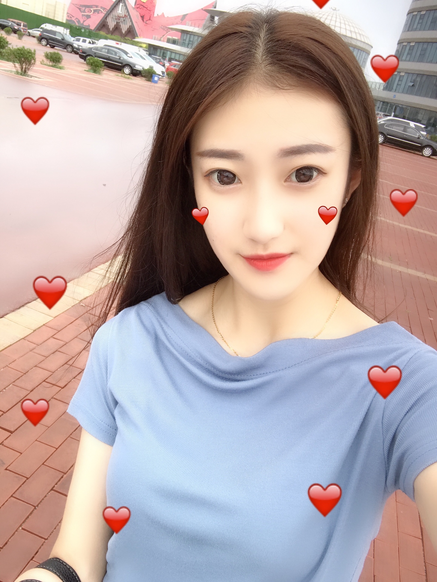 与世隔绝的凡baby的主页-快手直播