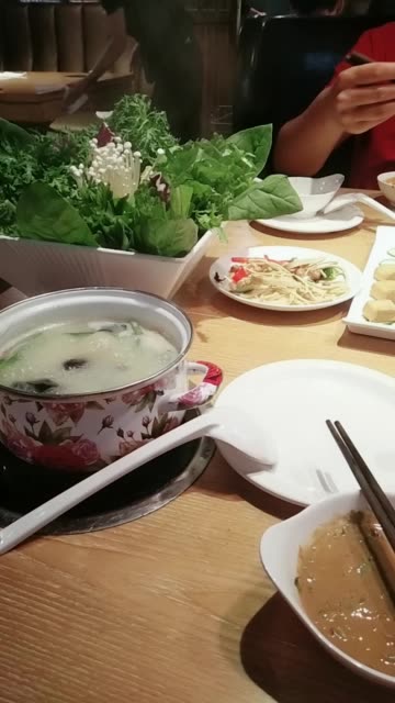 陪帅哥吃饭 127       赞                   评论              1月