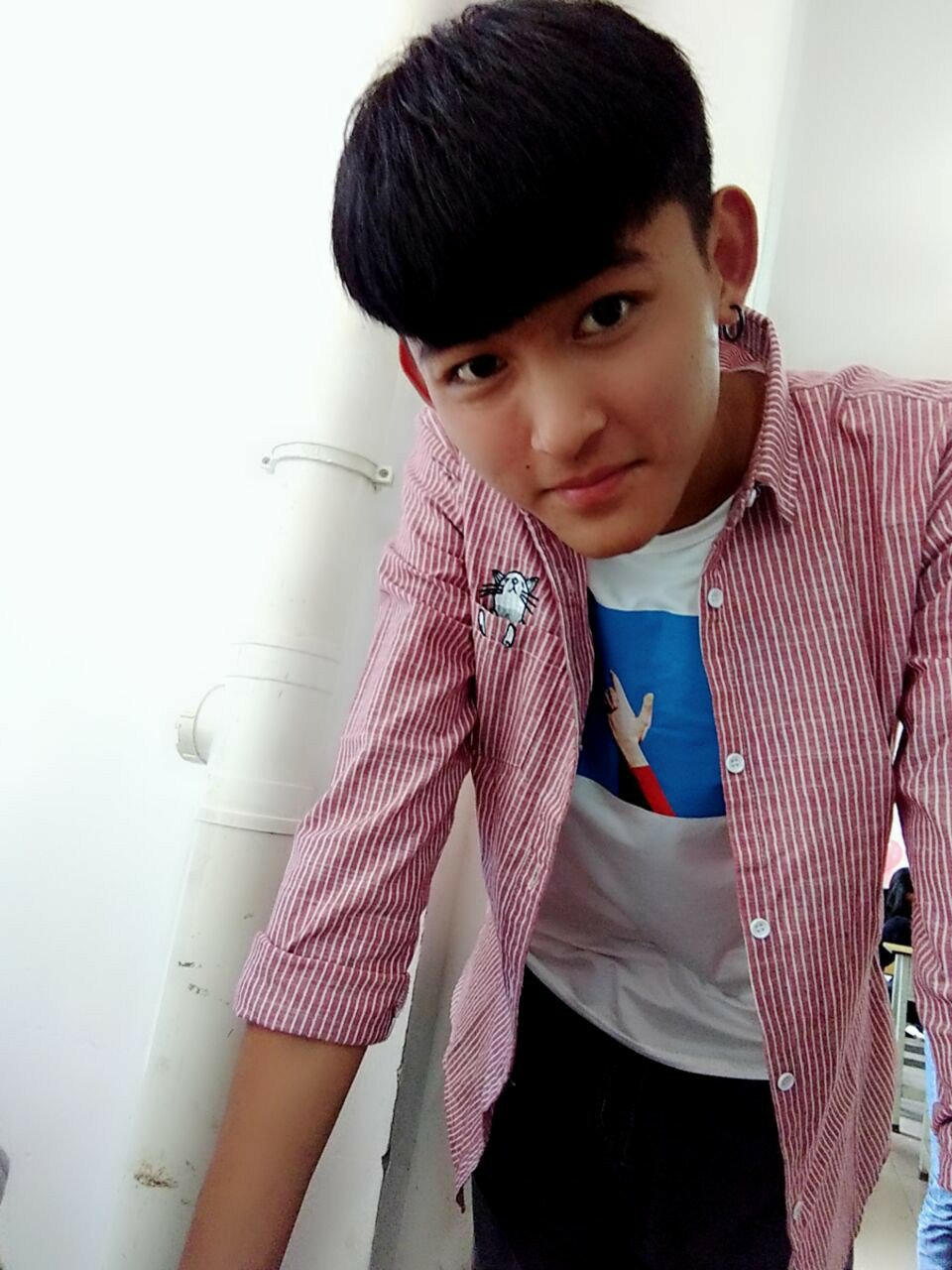 热闹是别人的,反正我不喜欢 - 啊程哥97(气质男孩)的快手