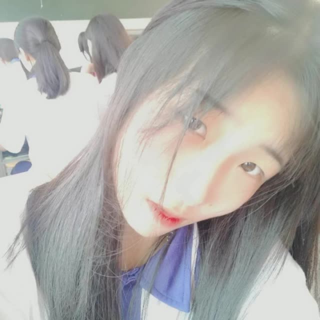 来一组死亡曝光校服照 5月前