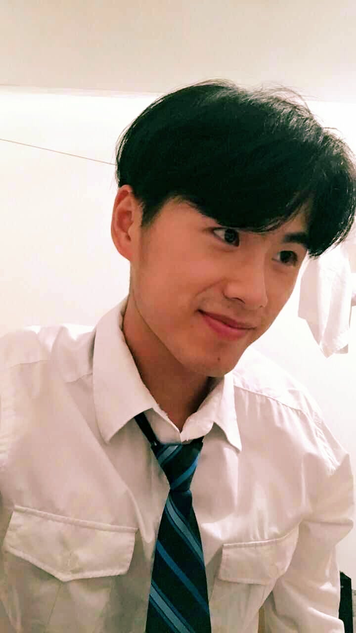 上素颜照 最近熬夜有点多 443        赞                   评论
