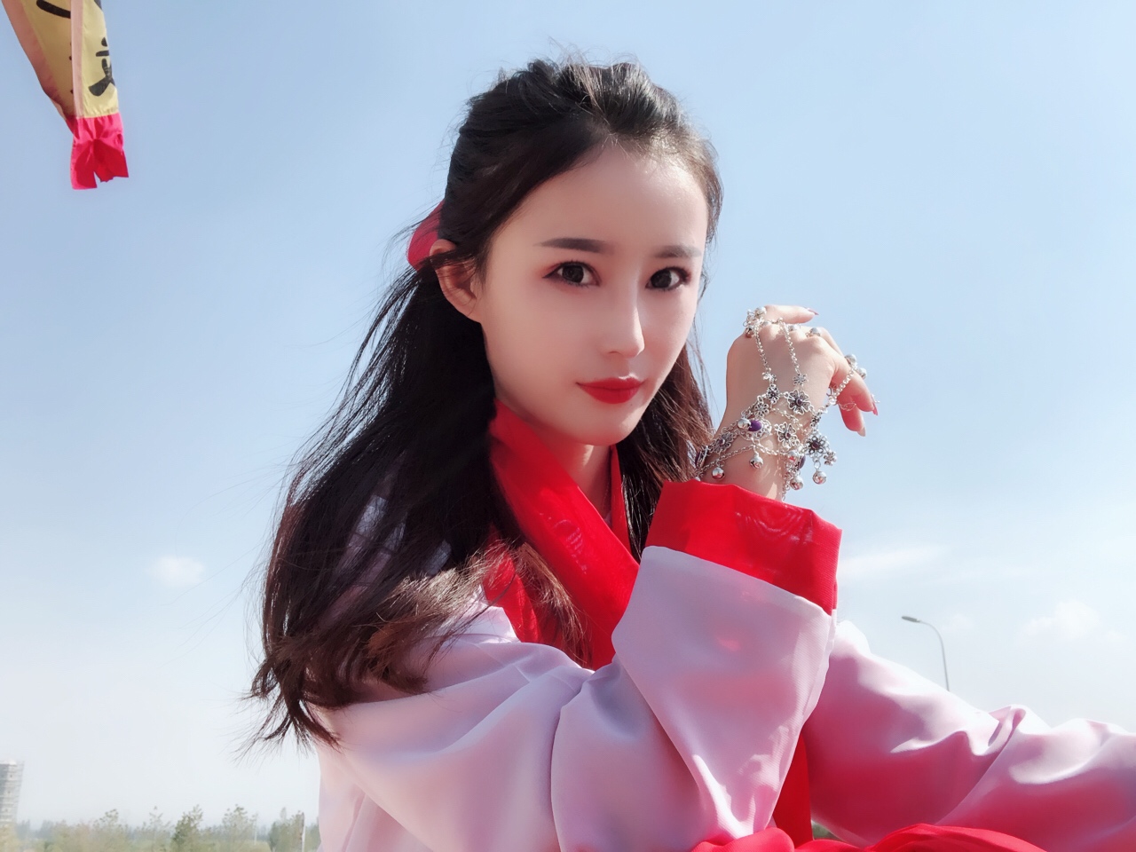 我的意中人是个盖世英雄 有一天他会踩着七色祥云来娶我 - zzzz