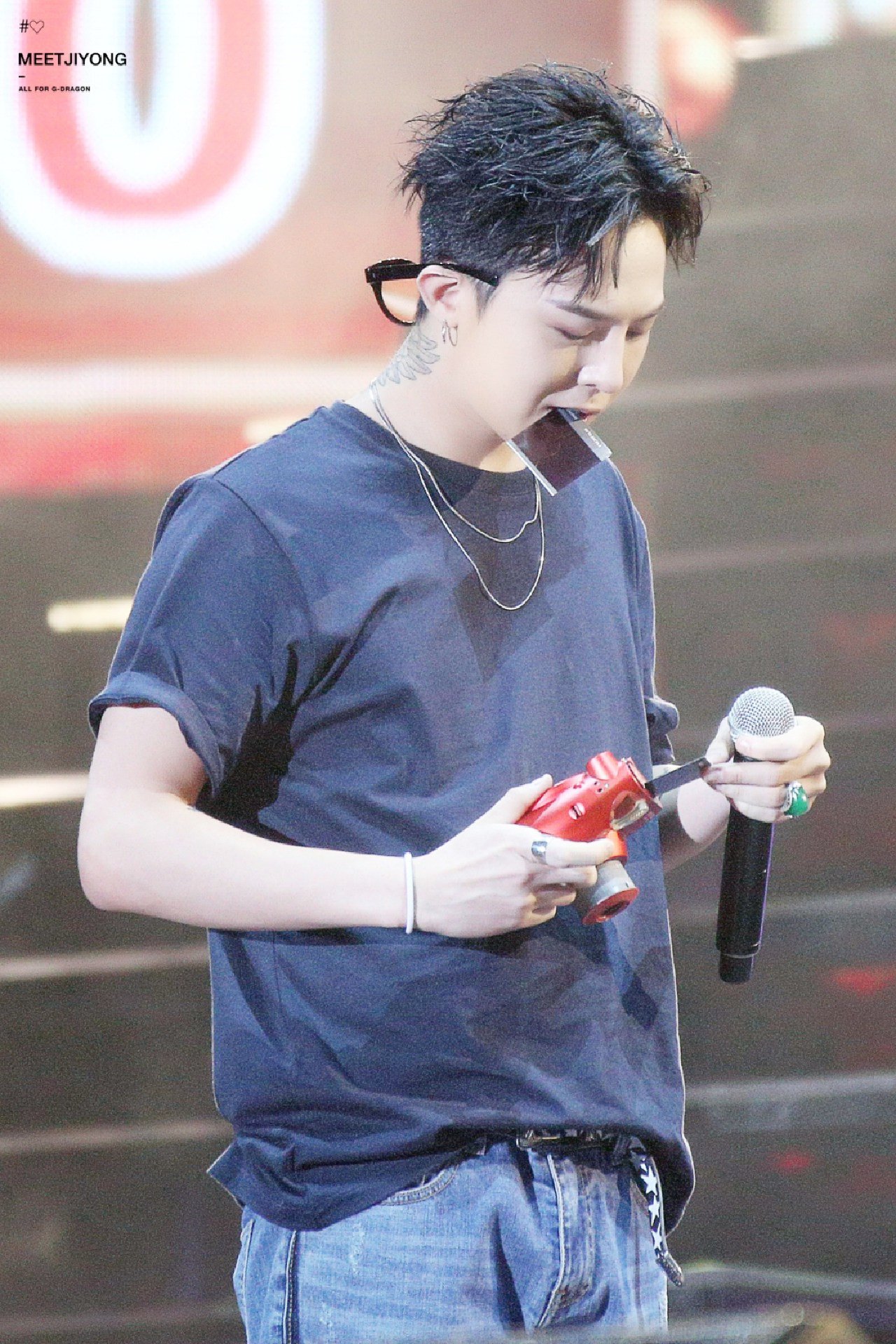 权志龙 你没有了解他的故事凭什么去诋毁他的名字.