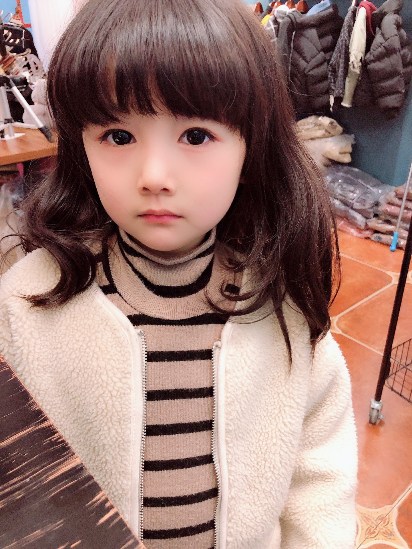 这小丫头,越来越漂亮了. 1月前