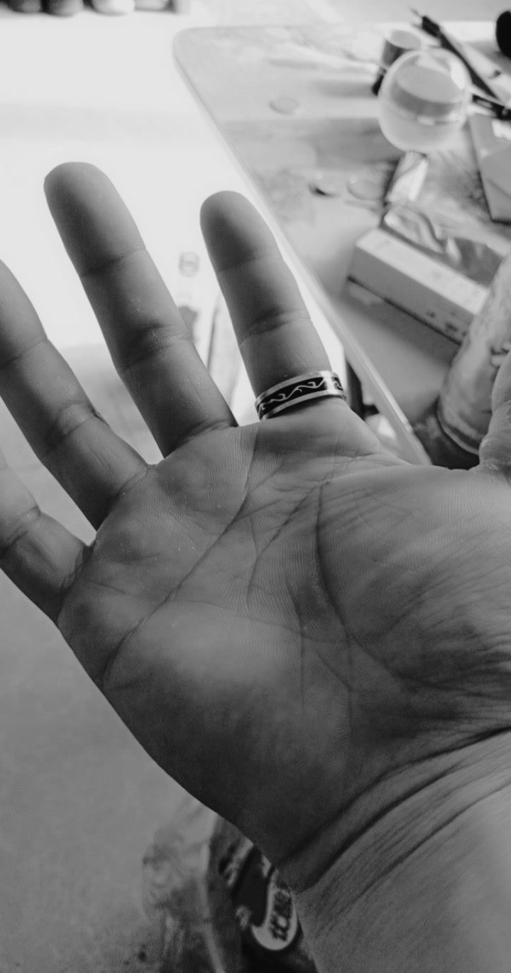 一双什么都抓不住的手! 1月前