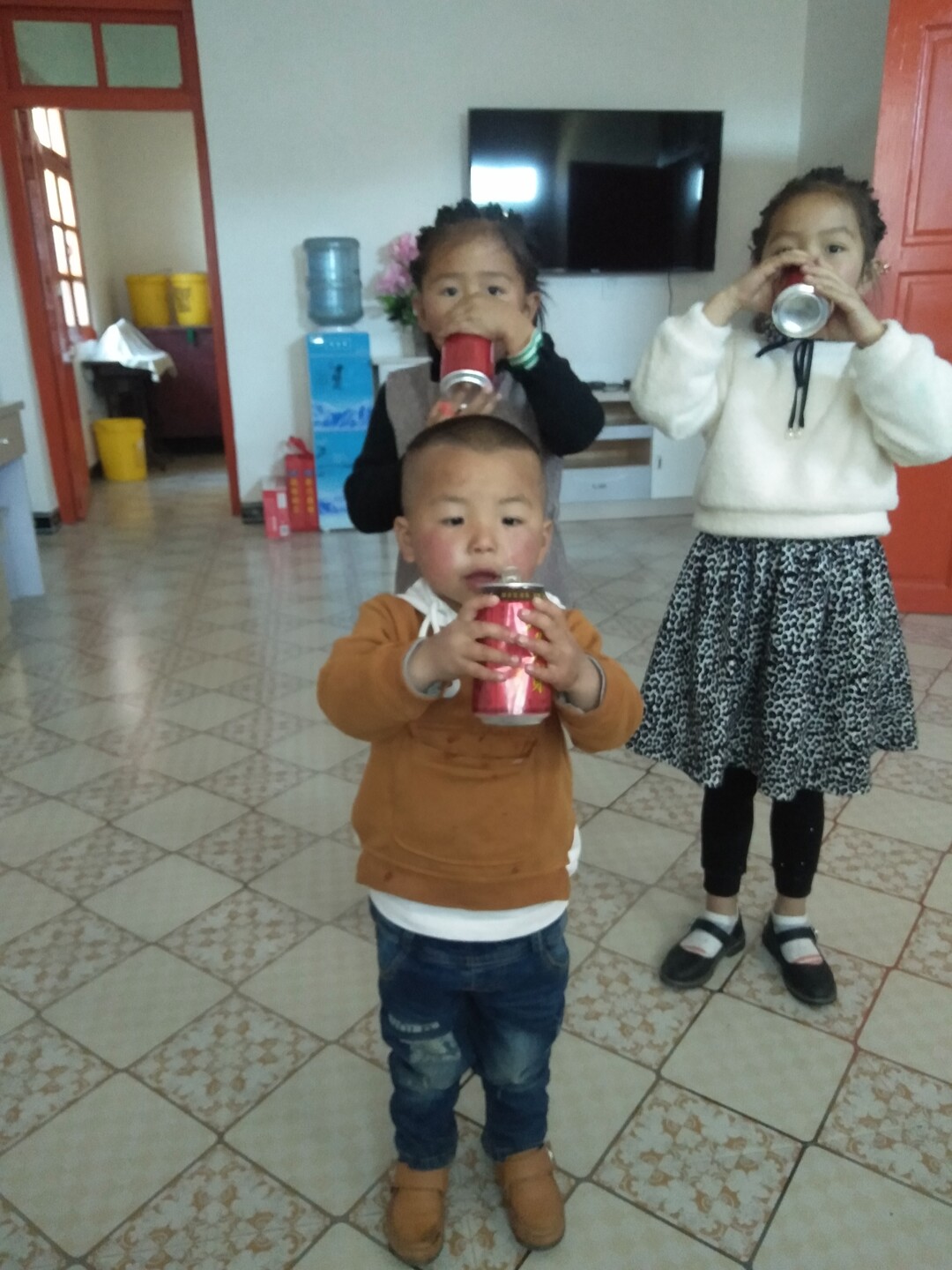 独霸你爱,,,,,(o771459707) @大山之子助蜂农(o563943524) @奉天老李