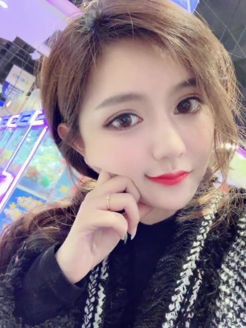 dm蜜桃.(o13236539)  .w  .w  4周前 再补发一下昨天的生日 @dm蜜 ..