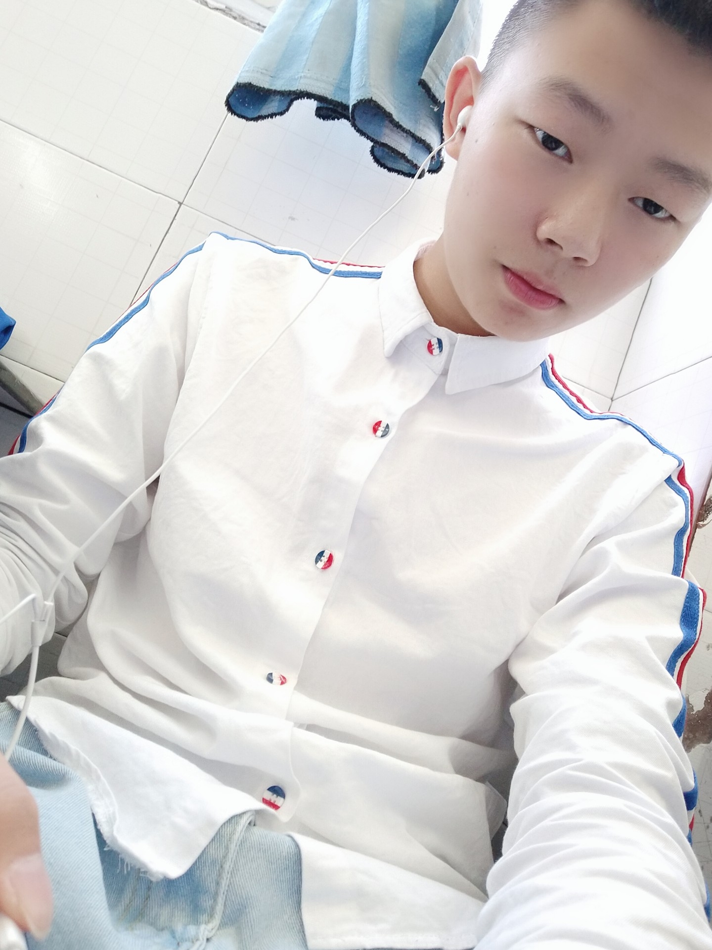 痞笑的浩大叔(o221688818)  摄影师 @-w 於蒙.