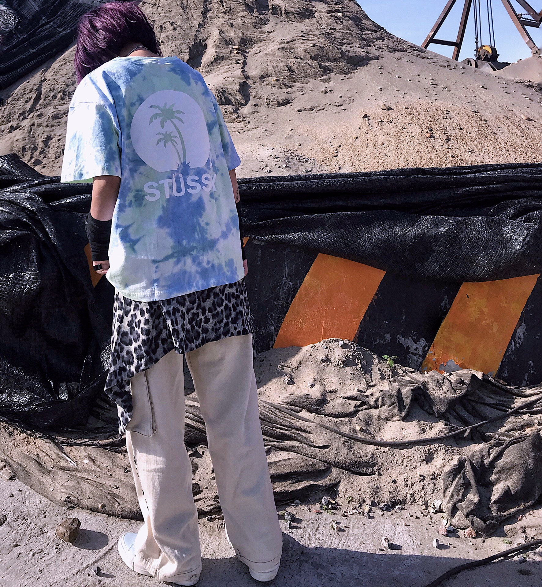 妹妹,听蒸汽波不能只戴一边耳机哦 #穿搭  .w  2周前